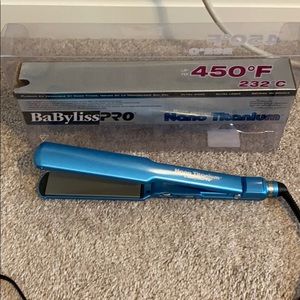 Babyliss Pro Nano Titanium 1.5” Flat Iron